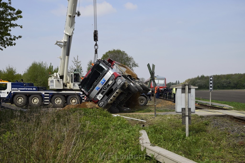 Schwerer VU LKW Zug Bergheim Kenten Koelnerstr P458.JPG - Miklos Laubert